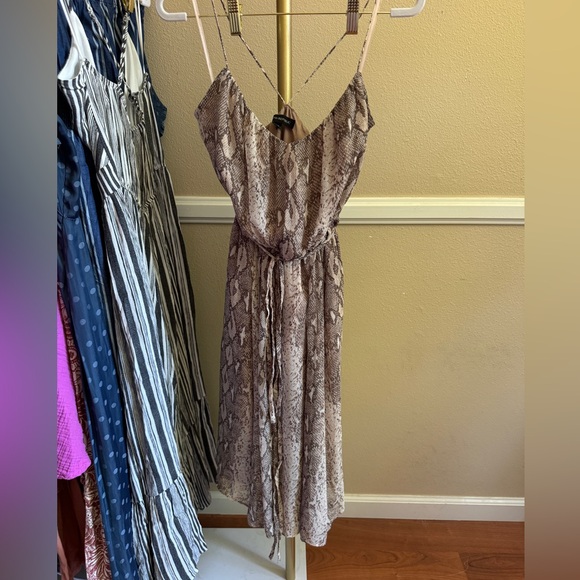 Banana Republic Animal Snake Python Print Blouson Waist Flowy Slip Dress XS PXS - Picture 2 of 3